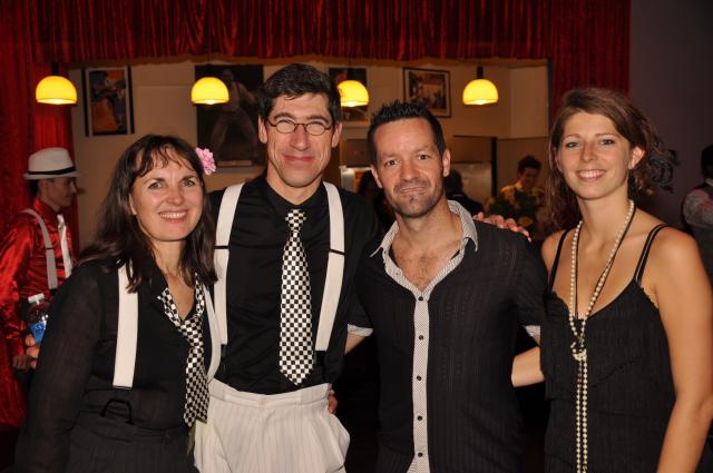 min 2010 11 13 fous swing 194